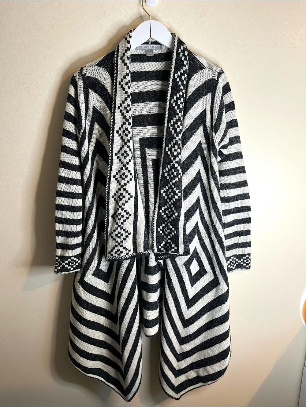 Love By Design Striped Geometric Black & Cream Open Front Cardigan Shawl Sweater